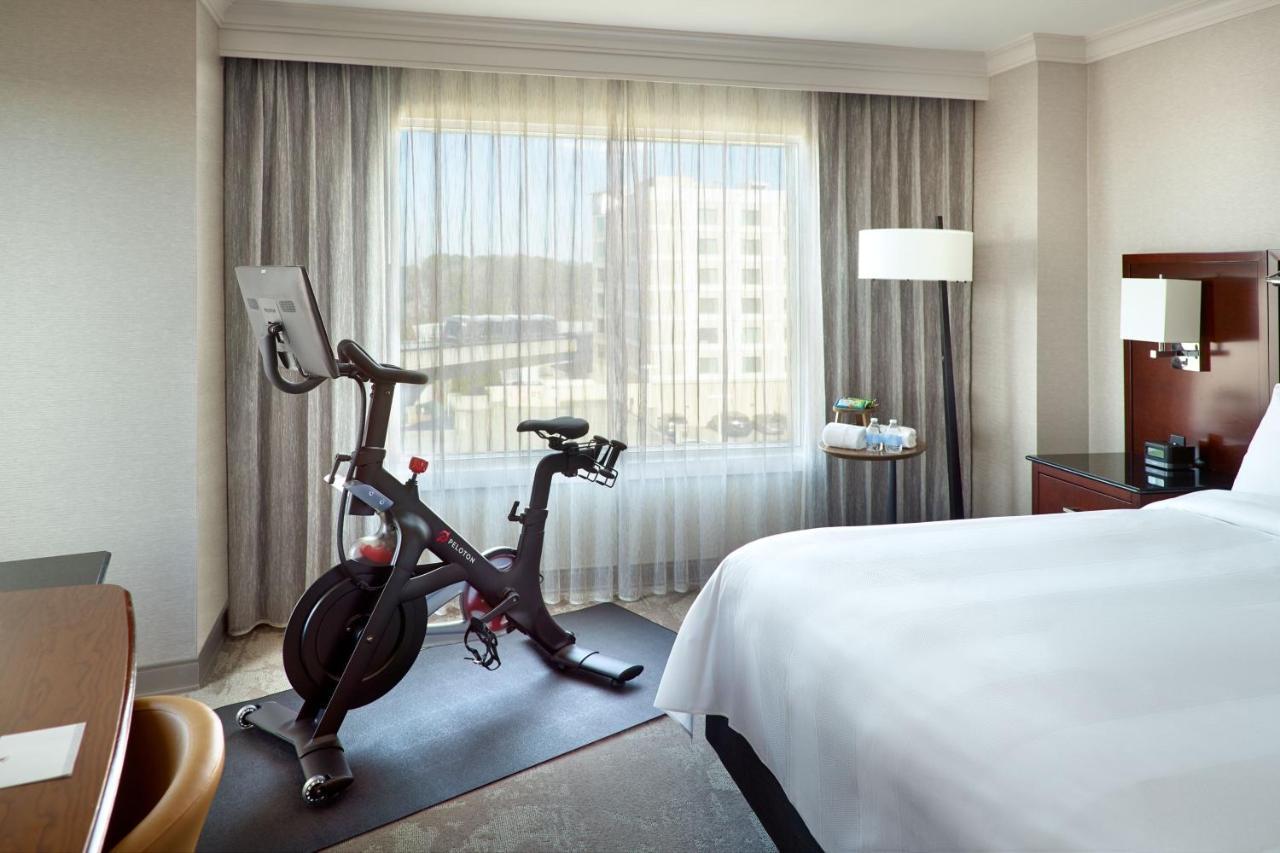 Отель Atlanta Airport Marriott Gateway Колледж Парк Экстерьер фото