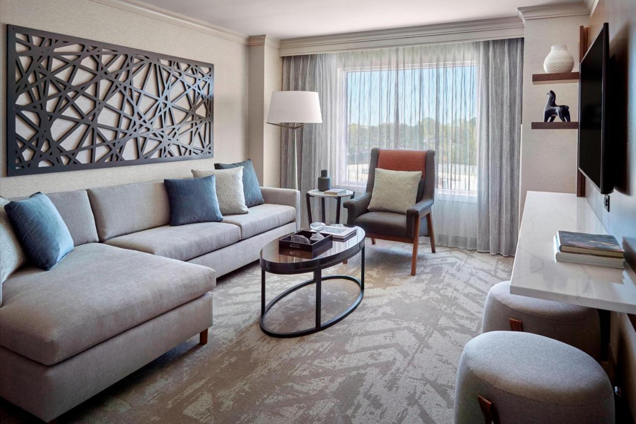 Отель Atlanta Airport Marriott Gateway Колледж Парк Экстерьер фото