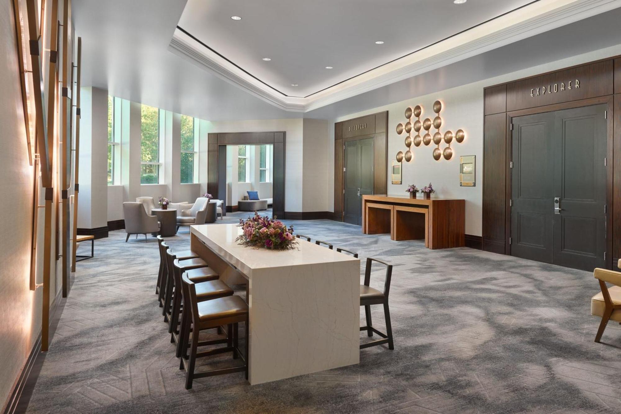 Отель Atlanta Airport Marriott Gateway Колледж Парк Экстерьер фото